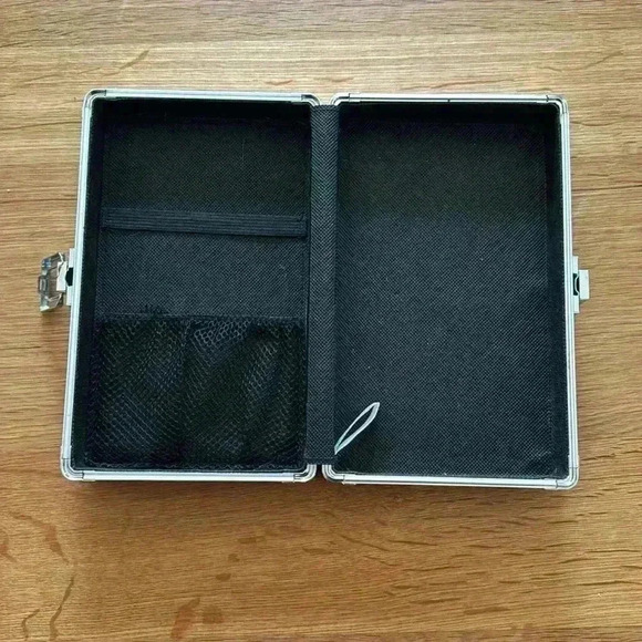 Sparkly blue and silver butterfly mini trunk - Picture 3 of 3